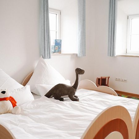 Black Horse Family Apartment - Barrierearm - Pfotenglueck - Familienzeit By Loewenherz Homes Stephanskirchen Exterior foto