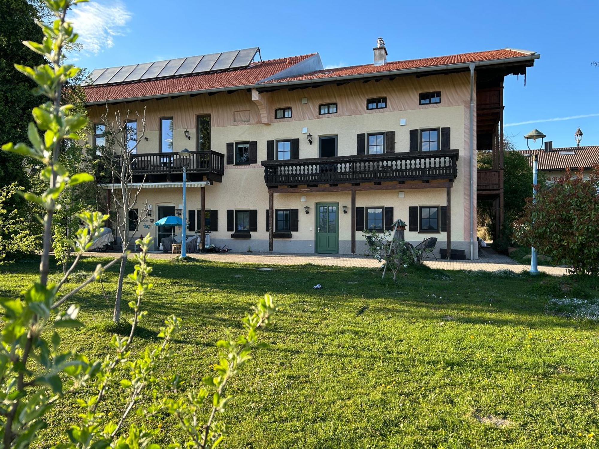 Black Horse Family Apartment - Barrierearm - Pfotenglueck - Familienzeit By Loewenherz Homes Stephanskirchen Exterior foto